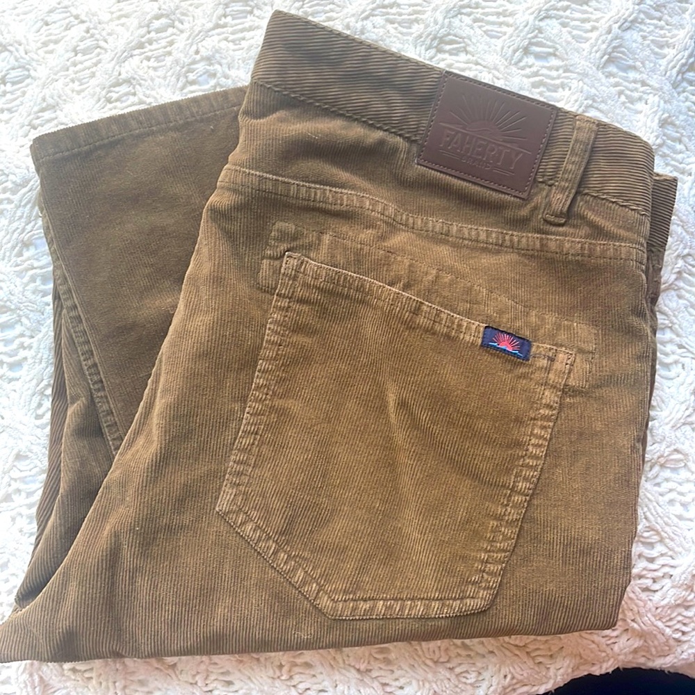 Faherty Men’s brown 5 pocket Corduroy Pants